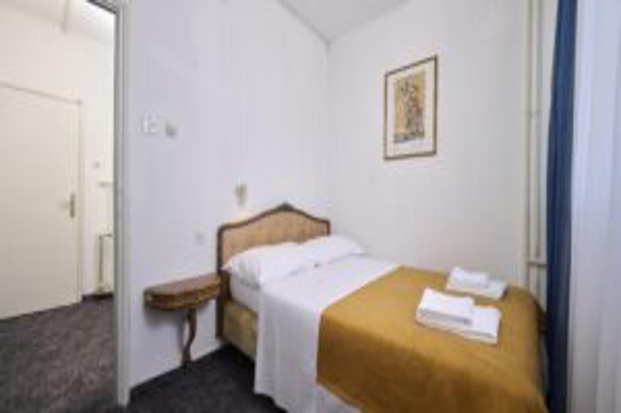 Guest House Adriatic Ουμάγκ Εξωτερικό φωτογραφία