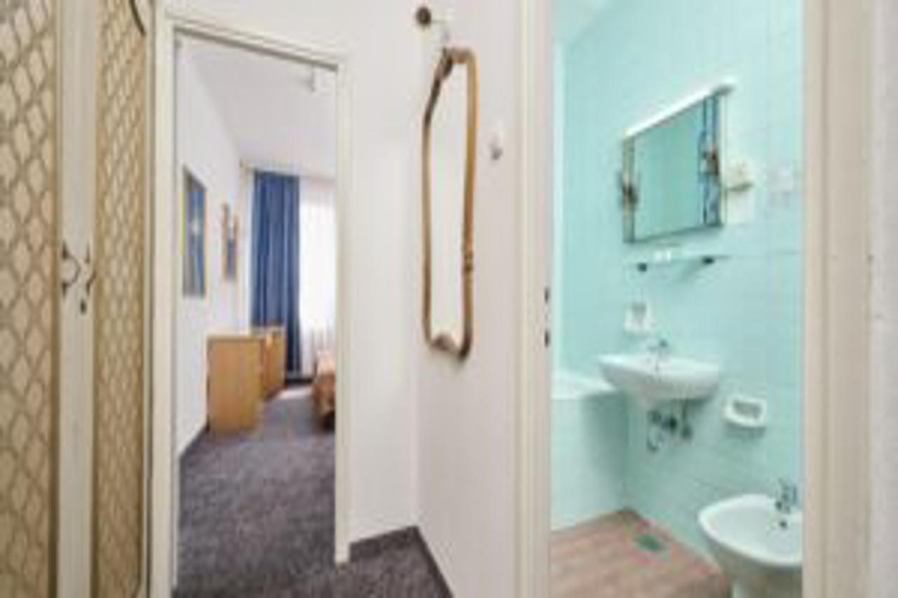 Guest House Adriatic Ουμάγκ Εξωτερικό φωτογραφία